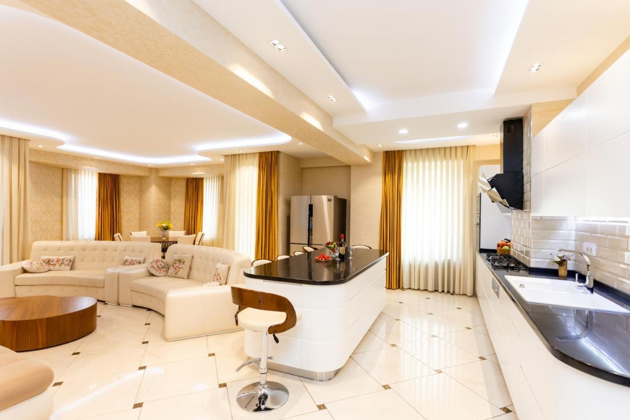 Central Cozy 3Bd-2Bath Apartment 트빌리시 외부 사진