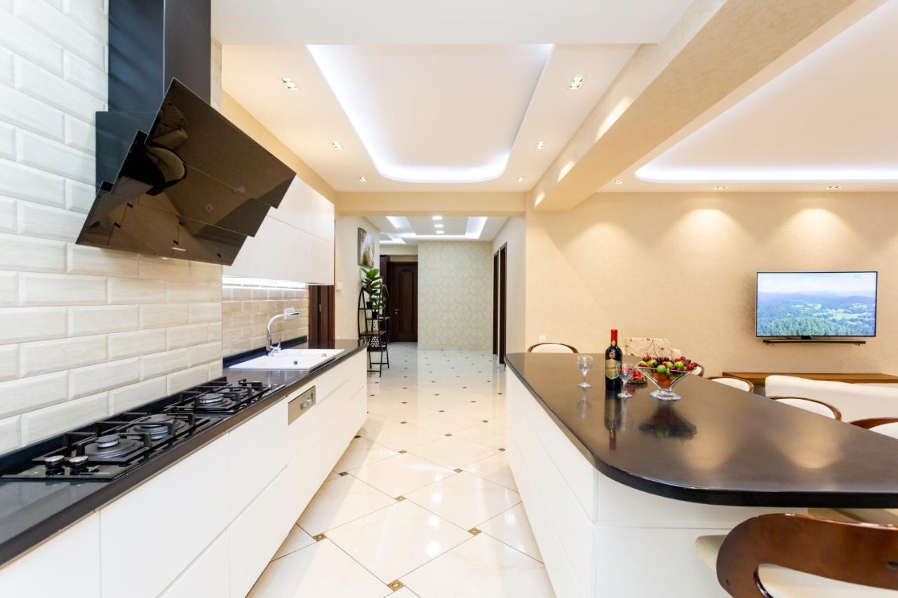 Central Cozy 3Bd-2Bath Apartment 트빌리시 외부 사진